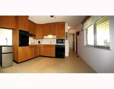 1405 Marinette Dr, Springfield, OH 45503 photo 5