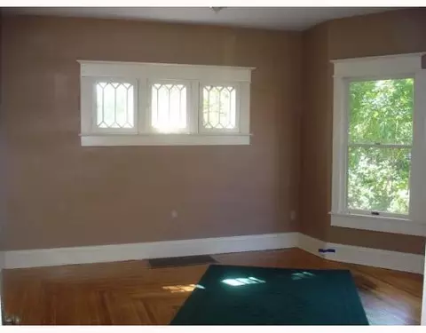 563 E Madison Ave, Springfield, OH 45503 photo 4