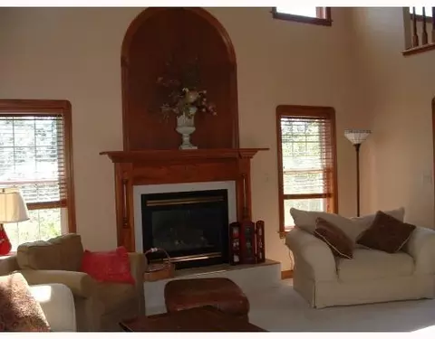 689 Timberview, Springfield, OH 45505 photo 3