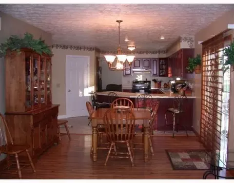 3805 Windy Ridge Dr, Springfield, OH 45502 photo 4