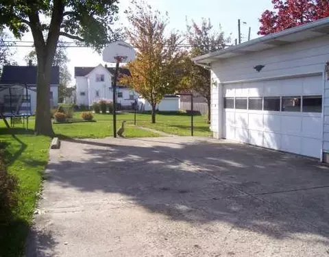 419 E Walnut, Coldwater, OH 45828 photo 3