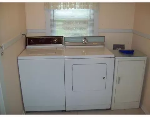 2688 Tecumseh, Springfield, OH 45503 photo 9