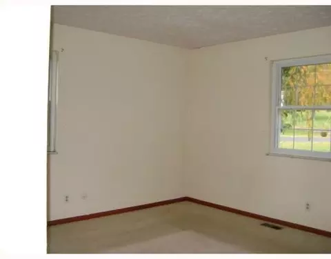 2085 Stowe Dr, Springfield, OH 45505 photo 8