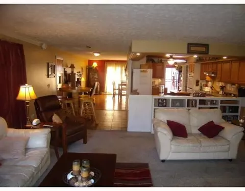 1940 Winding Trl, Springfield, OH 45503 photo 3