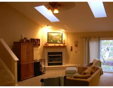 4564 Old Springfield, Springfield, OH 45502 photo 2
