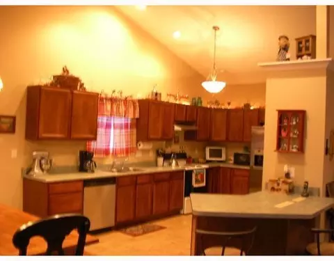 4564 Old Springfield, Springfield, OH 45502 photo 3
