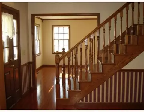 2131 E Possum Rd, Springfield, OH 45502 photo 3