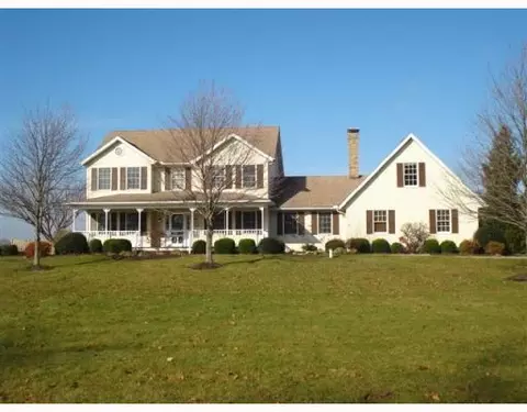 2131 E Possum Rd, Springfield, OH 45502 photo 2