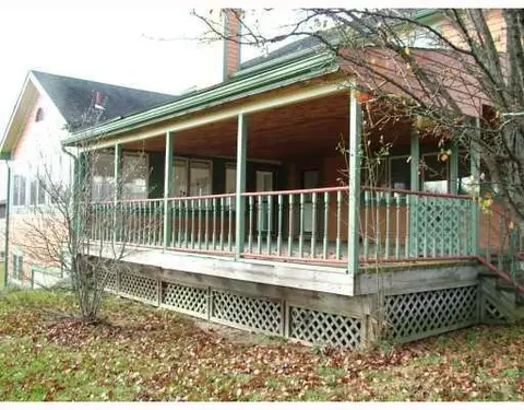 820 W Eva Cr, Springfield, OH 45504 photo 2