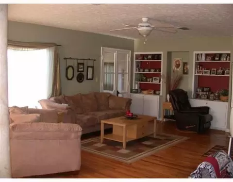 2205 Sunnyland Blvd, Springfield, OH 45506 photo 2