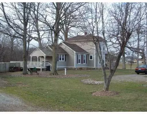 3082 E Possum Rd, Springfield, OH 45502 photo 2