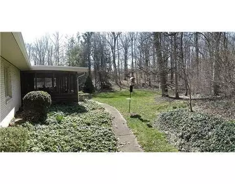 2845 Poplar Dr, Springfield, OH 45504 photo 2
