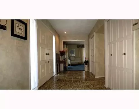 2845 Poplar Dr, Springfield, OH 45504 photo 3