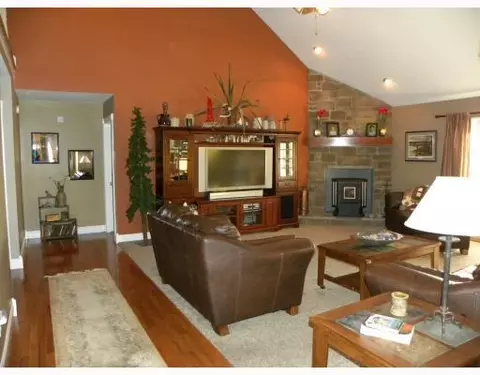 5703 S Tecumseh, Springfield, OH 45502 photo 8