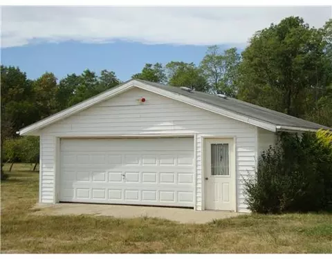 7911 Old Clifton Rd, Springfield, OH 45502 photo 3