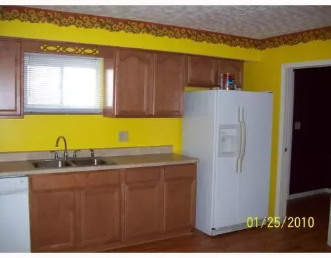 186 Meadow Ln, Springfield, OH 45505 photo 3