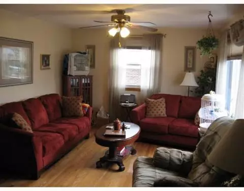 4750 Curtis Dr, Springfield, OH 45503 photo 2