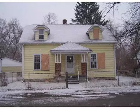 2494 Hilltop, Springfield, OH 45503 photo 1