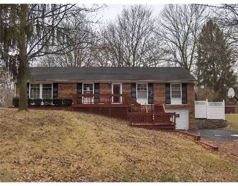 195 Oakridge Dr, Springfield, OH 45504 photo 1
