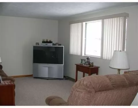4301 Carona St, Springfield, OH 45503 photo 3