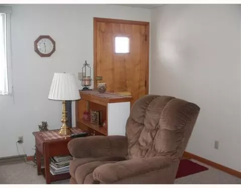 4301 Carona St, Springfield, OH 45503 photo 2