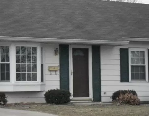 1418 Hyannis Dr, Springfield, OH 45503 photo 2
