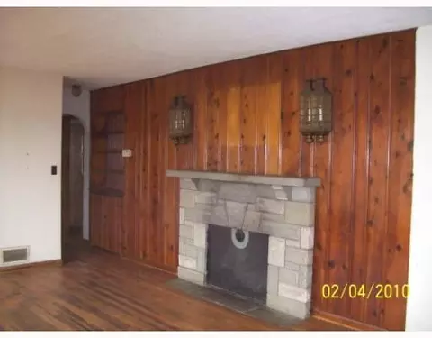 6187 Springfield-jamestown Rd, Springfield, OH 45502 photo 2