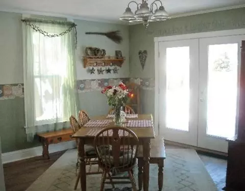 122 Center St, Tremont City, OH 45372 photo 3
