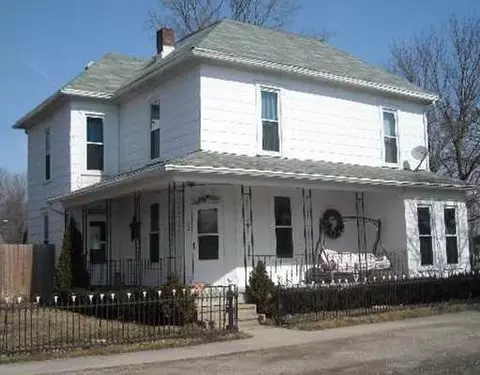 122 Center St, Tremont City, OH 45372 photo 1