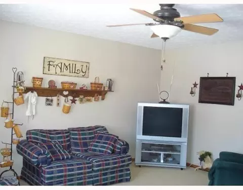 2980 Old Clifton Rd, Springfield, OH 45502 photo 2