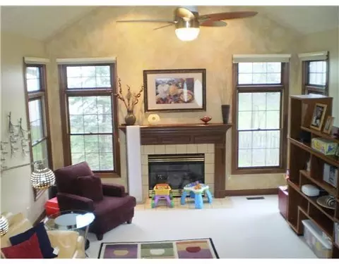 1210 Greenoak Ct, Springfield, OH 45503 photo 2