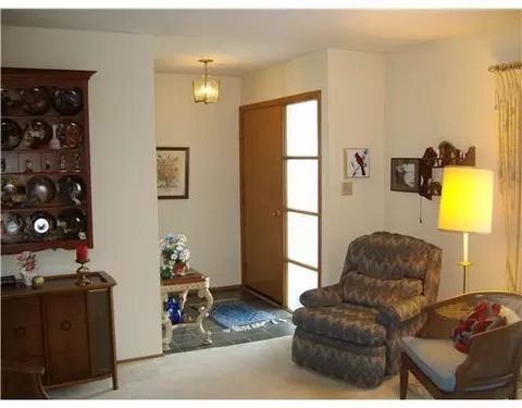 226 E Oak St, Celina, OH 45822 photo 4