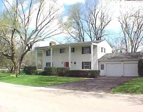 2416 Lindair Dr, Springfield, OH 45502 photo 1
