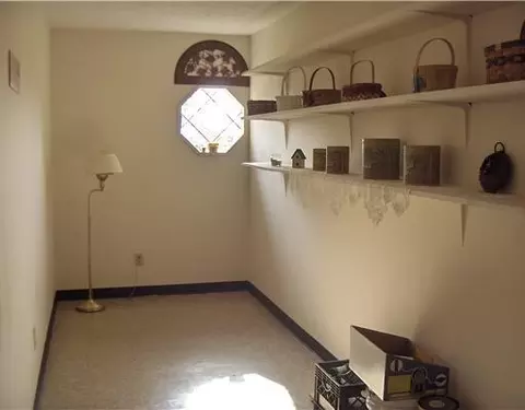 5746 Willow Dale Rd, Springfield, OH 45502 photo 9
