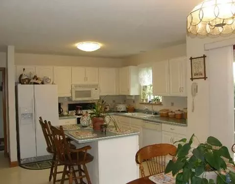 4914 Jenny Ct, Springfield, OH 45504 photo 3