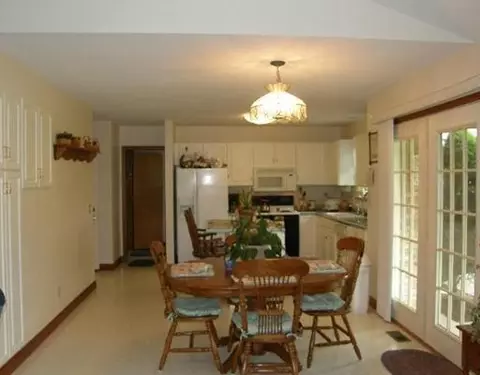 4914 Jenny Ct, Springfield, OH 45504 photo 2