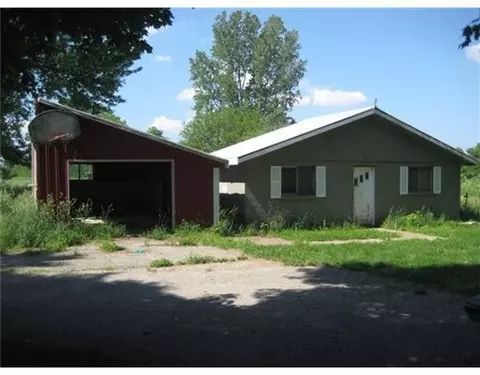 6693 River, Springfield, OH 45502 photo 3