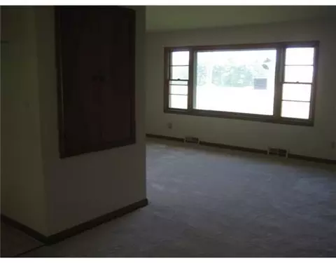 6693 River, Springfield, OH 45502 photo 5