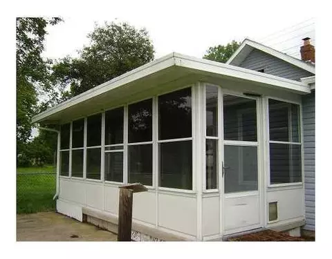 123 N Sycamore St, Springfield, OH 45503 photo 2