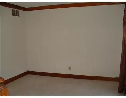 921 Sawmill Ct, Springfield, OH 45503 photo 3
