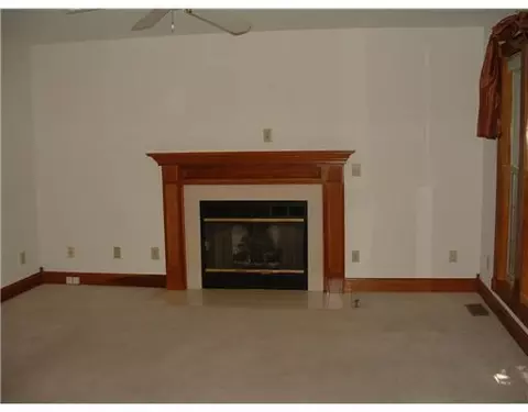 921 Sawmill Ct, Springfield, OH 45503 photo 4