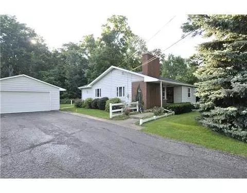 3233 Derr Rd, Springfield, OH 45503 photo 2