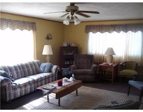 533 N Cherry St, Celina, OH 45822 photo 5