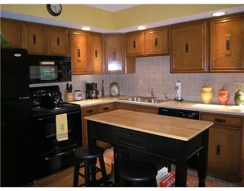 2447 E Possum Rd, Springfield, OH 45502 photo 4