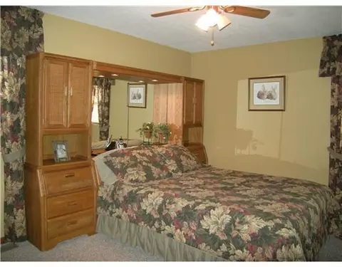 2447 E Possum Rd, Springfield, OH 45502 photo 9