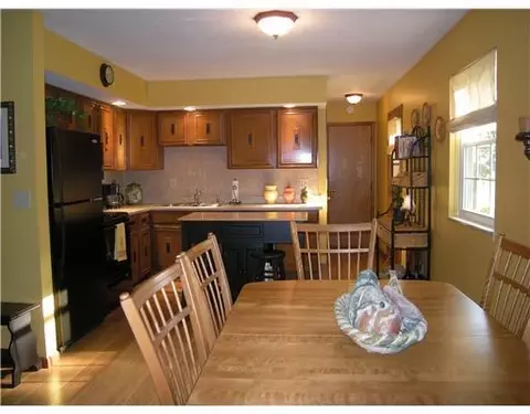 2447 E Possum Rd, Springfield, OH 45502 photo 6