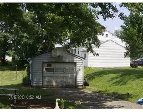 1712 W Mulberry, Springfield, OH 45506 photo 2