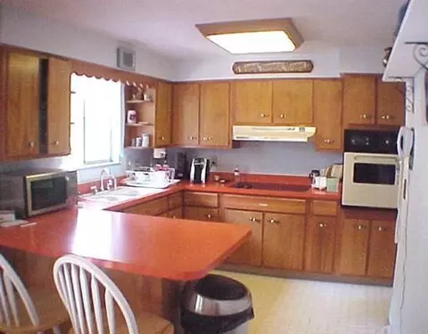 2321 Brookdale Dr, Springfield, OH 45502 photo 2