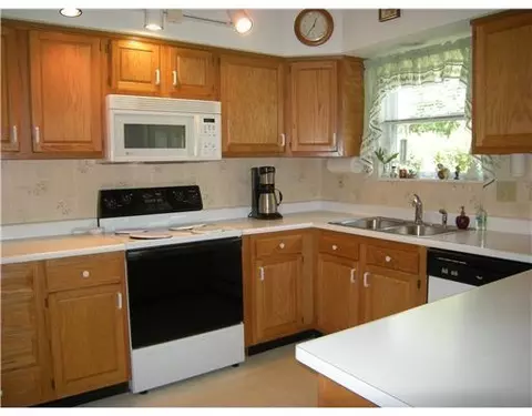 1216 Old Farm Ln #1216, Springfield, OH 45503 photo 2