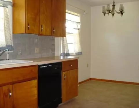 3326 Derr Rd, Springfield, OH 45503 photo 9